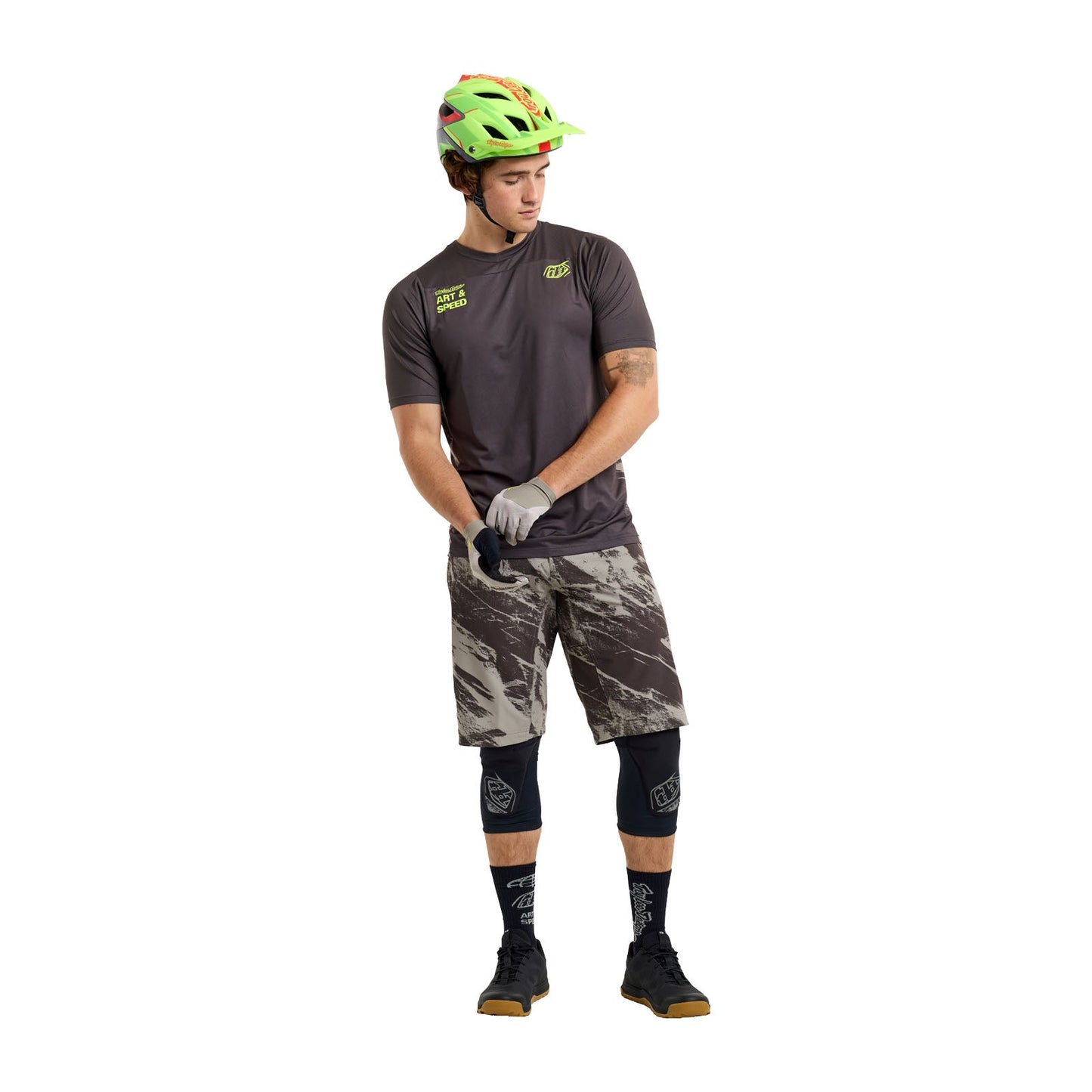 Skyline Short W/Liner Elemental Dark Earth